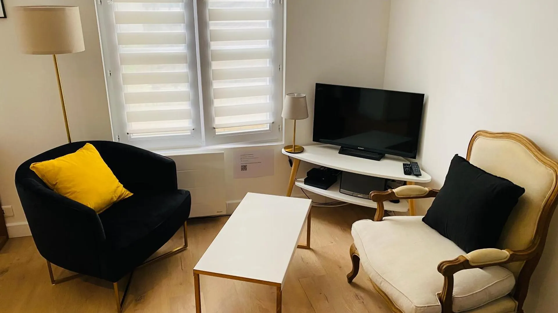 Apartment Entier Aux Abbesses - Montmartre - Flat In Montmartre Paris