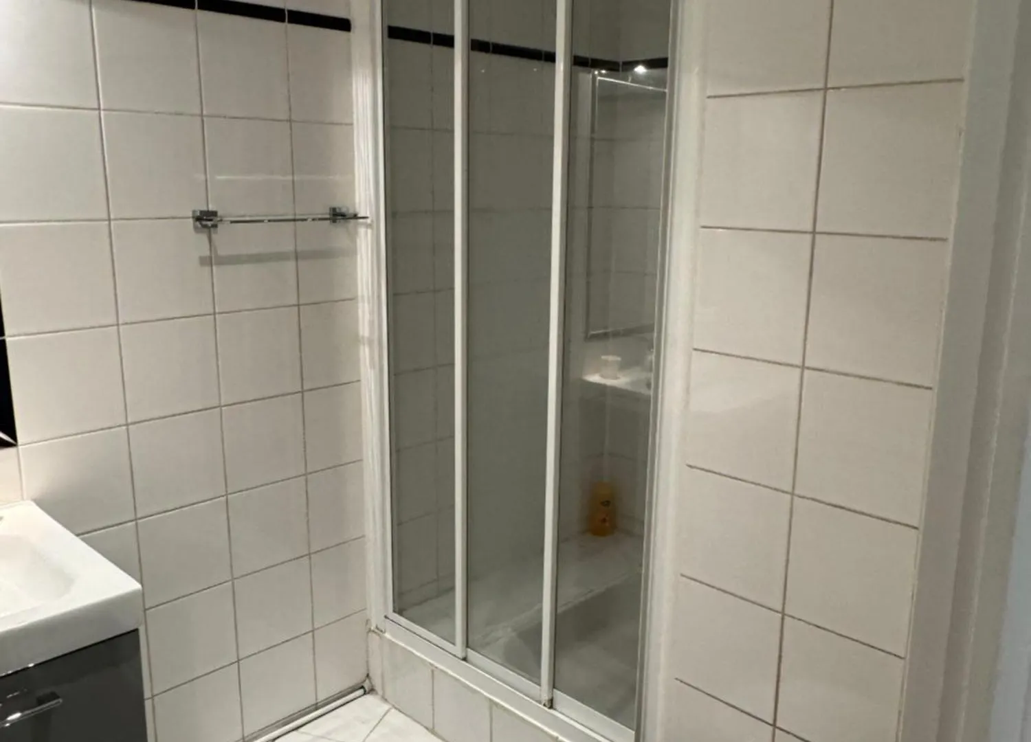 Entier Aux Abbesses - Montmartre - Flat In Montmartre * Paris