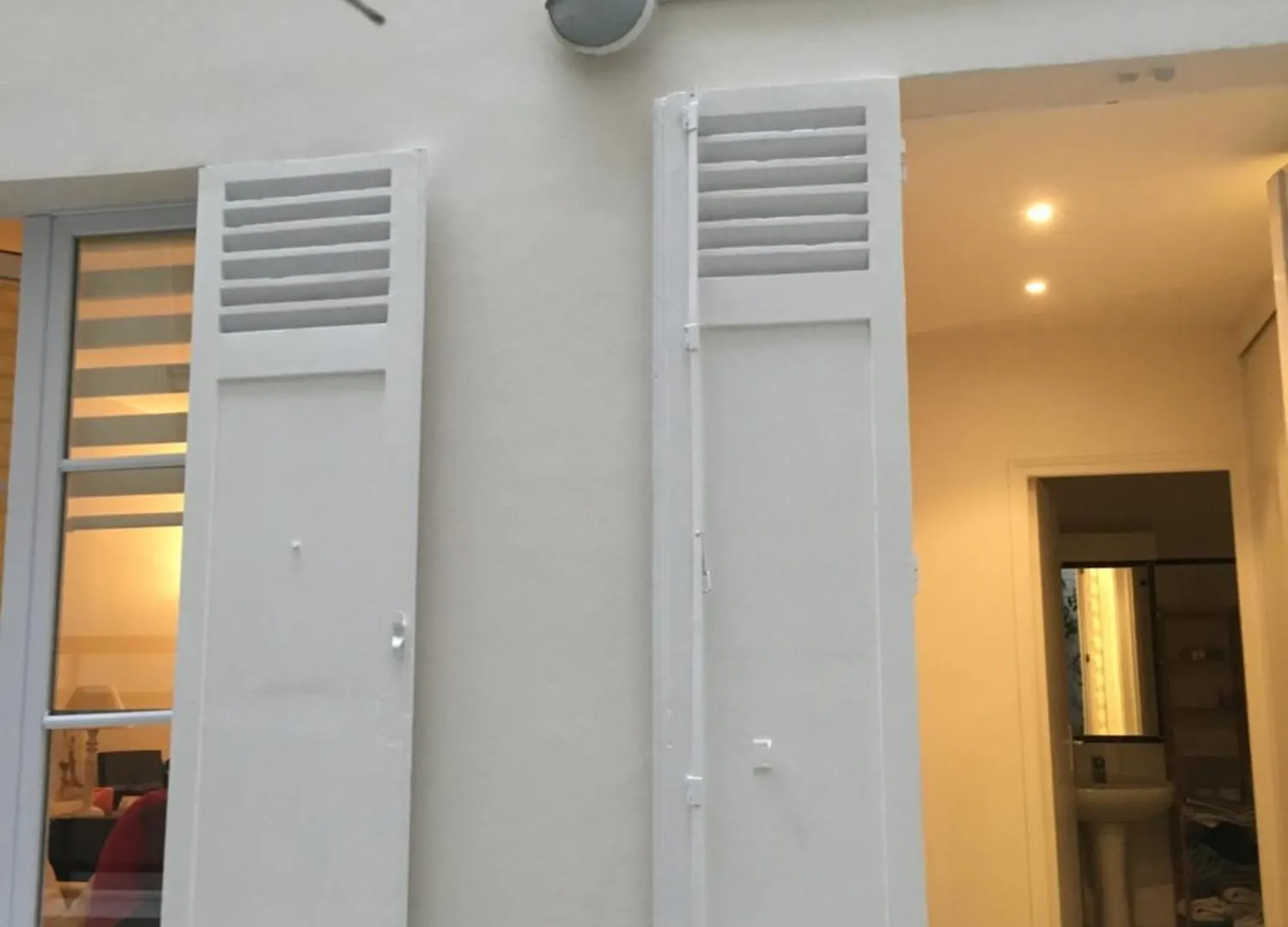 Entier Aux Abbesses - Montmartre - Flat In Montmartre Apartment